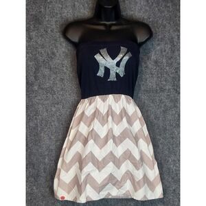Hottie Threads Boutique Dress‎ Strapless Navy White Chevron NY Rhinestone Design